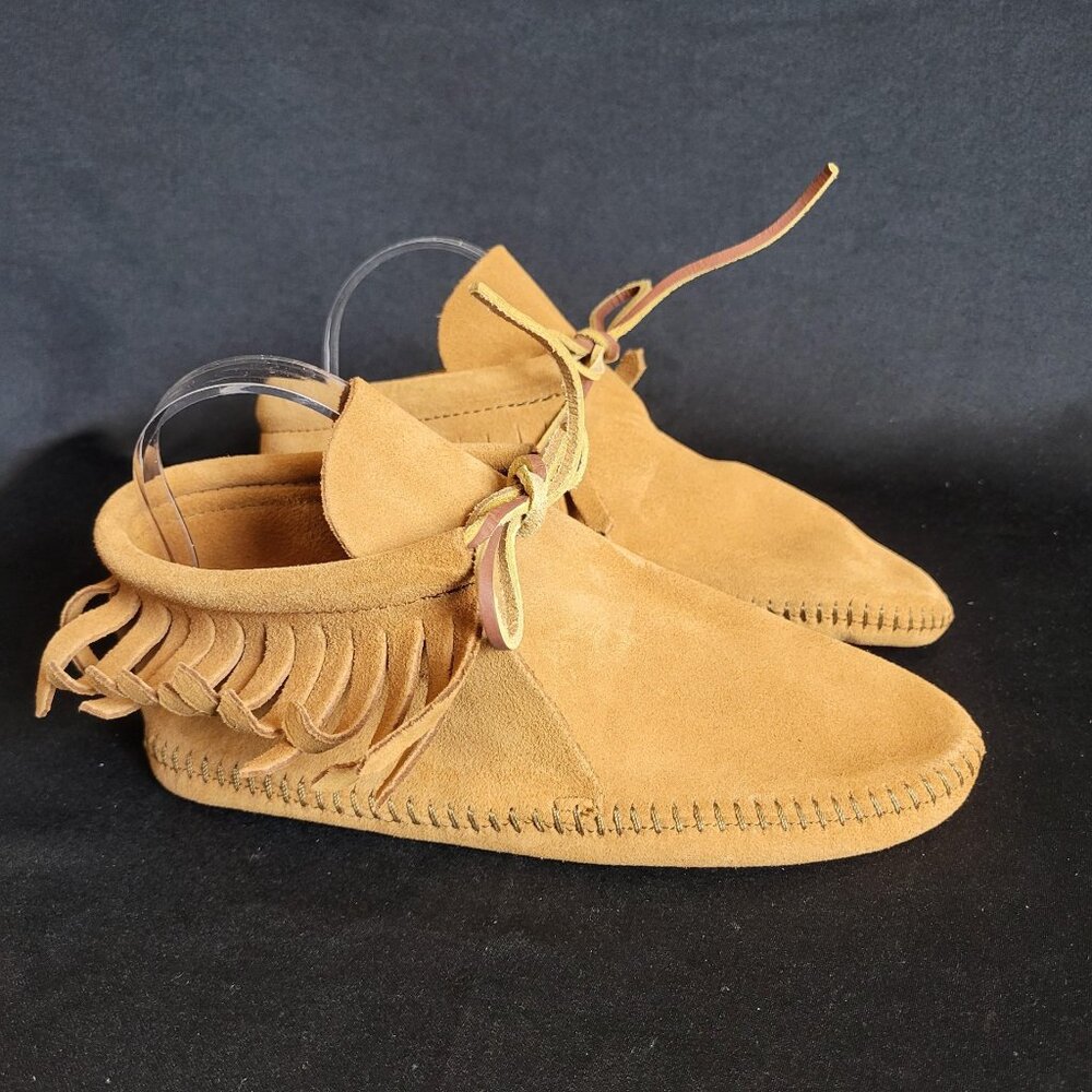 Minnetonka Classic Fringe Soft Suede Leather Tan Ankle Boots Size 7 Womens US